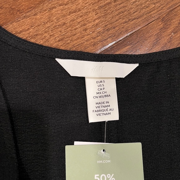 NWT H&M Women's V-Neck Black Dress - Picture 7 of 12